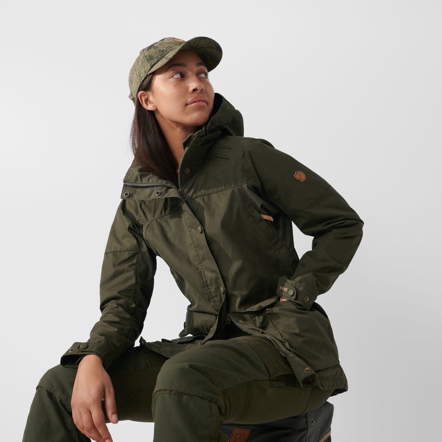 forest_hybrid_jacket_w_86372-662_c_model_fjr.jpeg