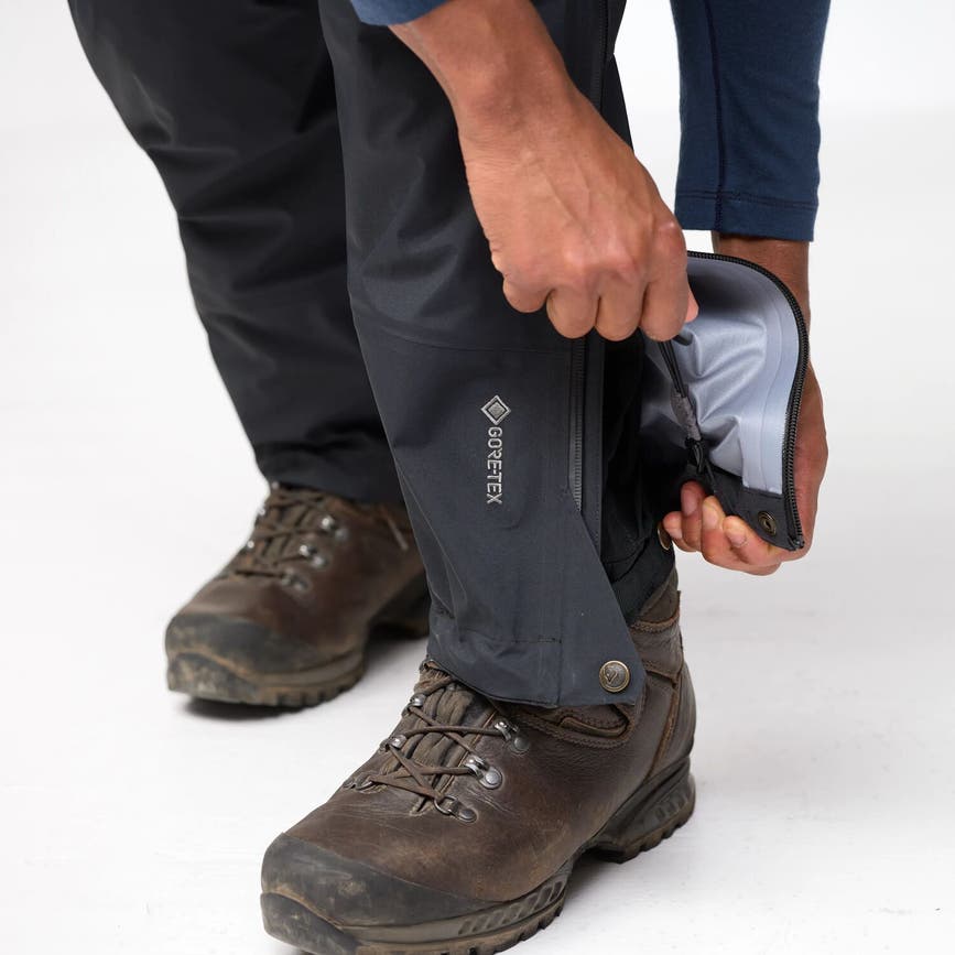 keb_gtx_trousers_m_12200218-550_n_model_2224.jpg