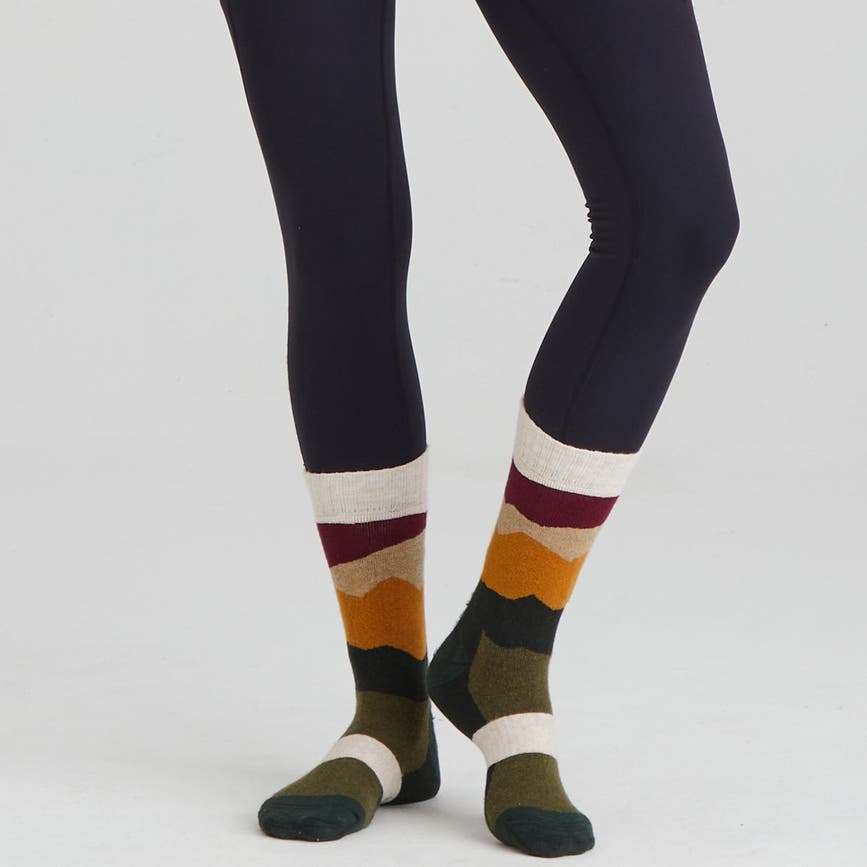 MERINO_WOOL_SOCKS_MID_LENGTH_BERRY_STRIPE_005_FC_1200px.jpg