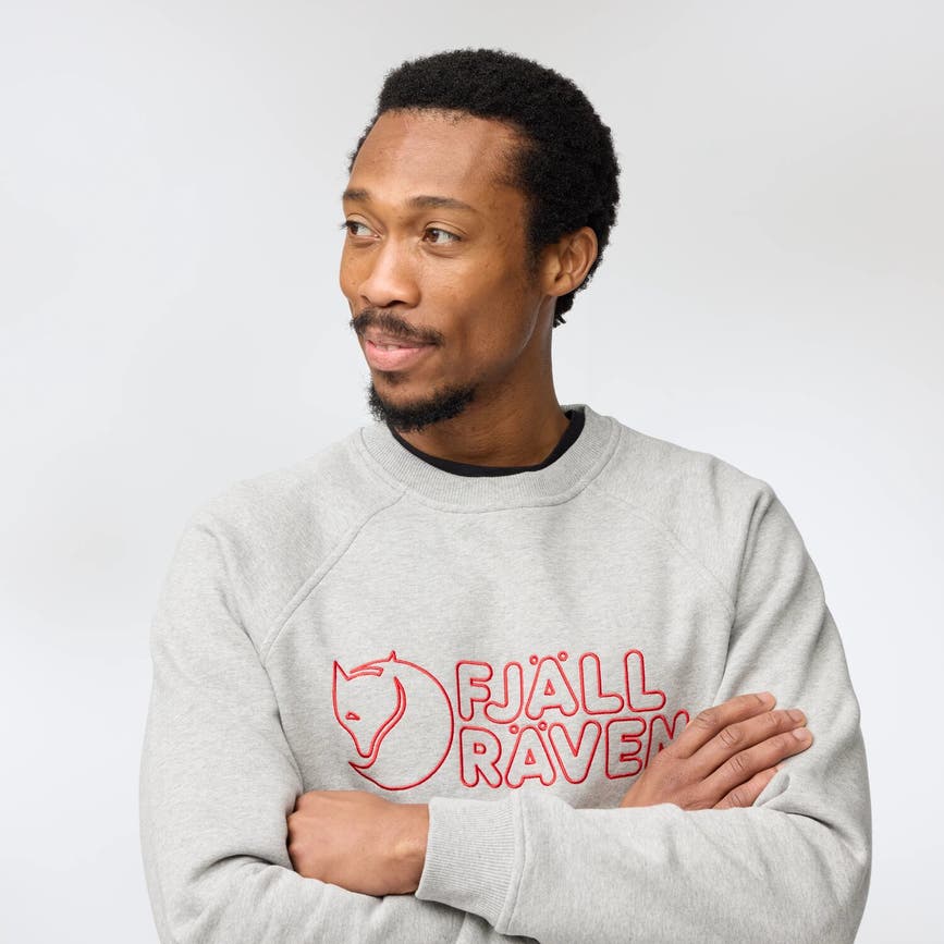 fjallraven_classic_sweater_m_12600230-020-999_f_model_0106.jpg