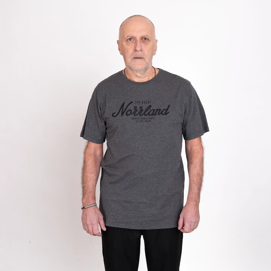 GREATNORRLANDTSHIRT-CHARCOAL.webp