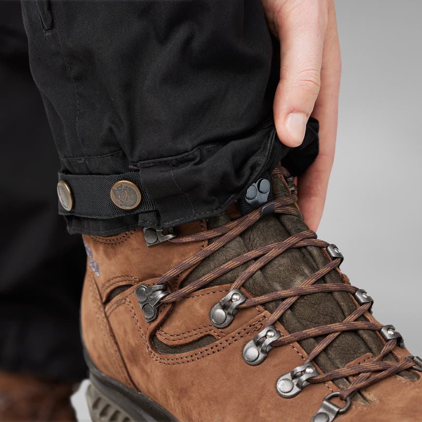 keb_trousers_curved_w_86705-550_m_detail_fjr.jpg