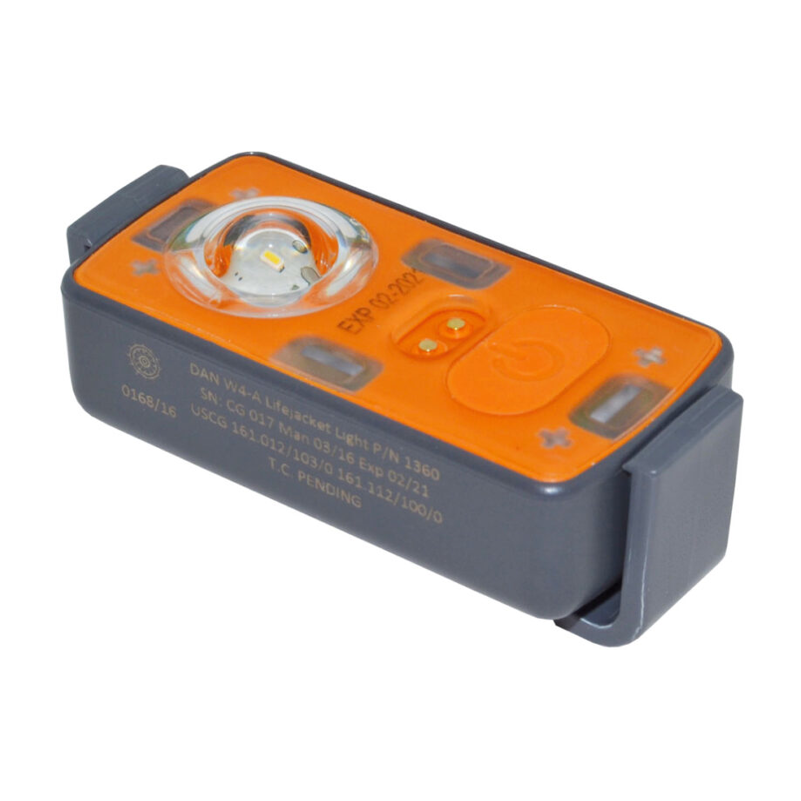 2022-02-baltic-emergency-light-m.e.d.-solas-2401-1-800x801.png